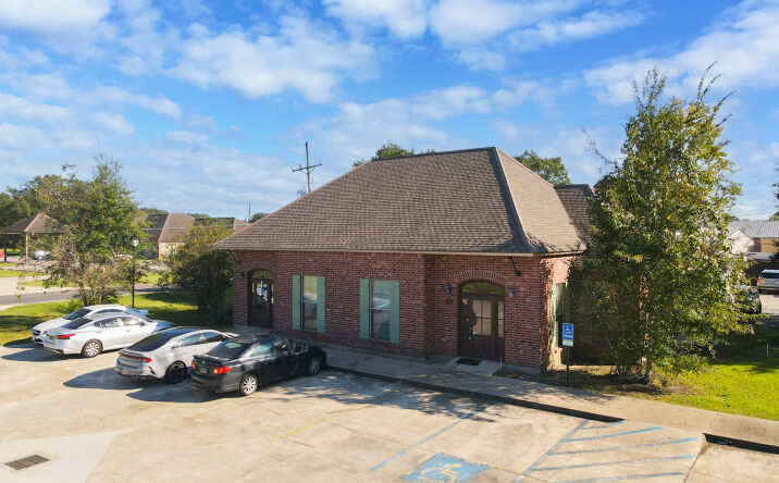 Pictures of Office property located at 1201 S Purpera Ave, Suites 601 & 602, Gonzales, LA 70737 for lease - image #1