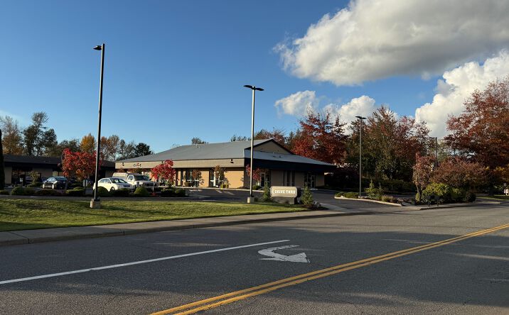 Pictures of Retail, Office property located at 1725 Continental Pl, Mount Vernon, WA 98273 for lease - image #1
