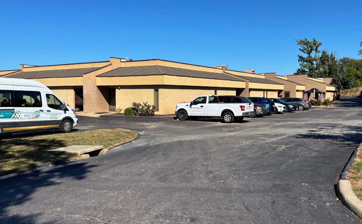 Pictures of Industrial property located at 10 Worthington Access Drive, Maryland Heights, MO 63043 for lease - image #1