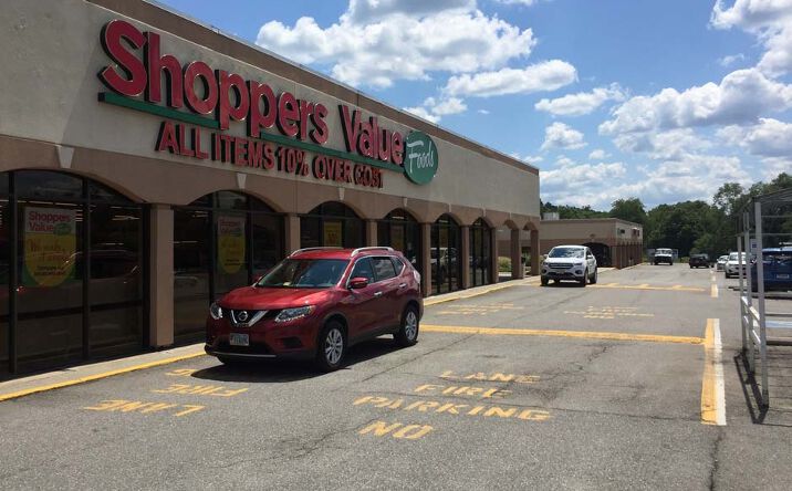 Pictures of Retail property located at 502 E Main Street, Louisa, VA 23093 for lease - image #1