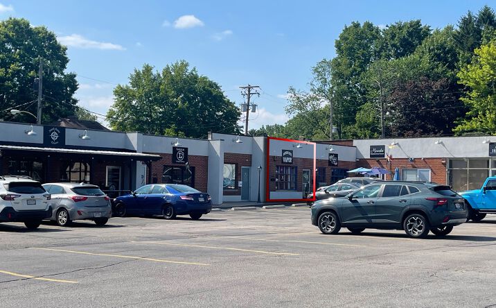Pictures of Retail property located at 1947 W Market St, Akron, OH 44313 for lease - image #1