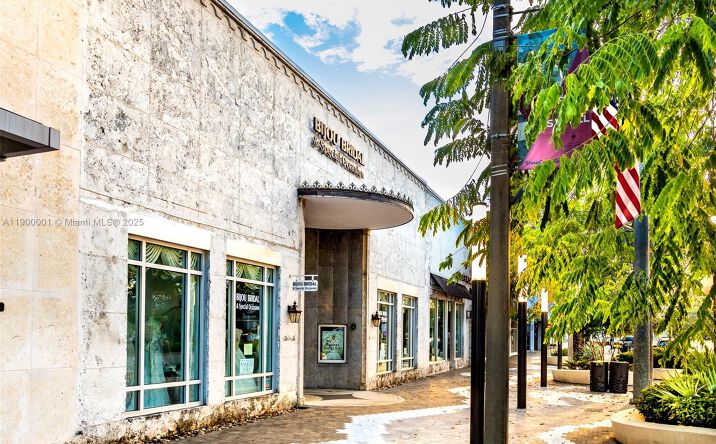 Pictures of Retail property located at 348 Miracle Mile, Coral Gables, FL 33134 for lease - image #1