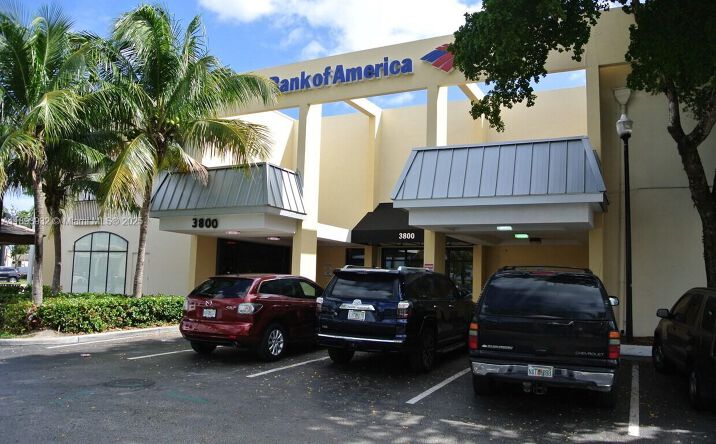 Pictures of Office property located at 3800 W Broward Blvd, Plantation, FL 33312 for lease - image #1