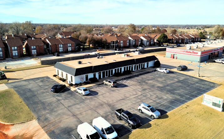 Pictures of Retail property located at 551 N Mustang Rd, Mustang, OK 73064 for lease - image #1