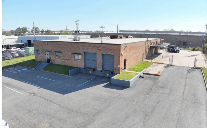 Pictures of Industrial property located at 3726 Air Park St, Memphis, TN 38118 for lease - image #1
