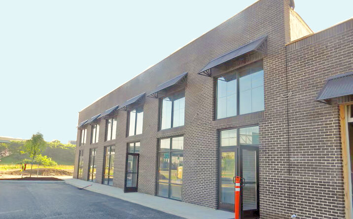 Pictures of Retail, Restaurant property located at 324 W Morris St, Indianapolis, IN 46225 for lease - image #1