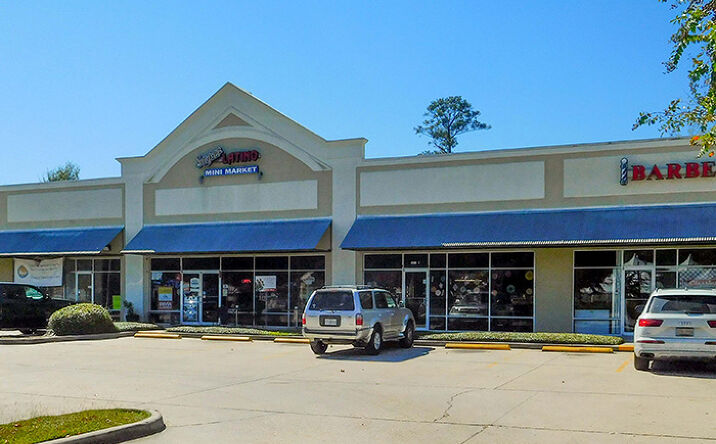 Pictures of Retail, Restaurant property located at 2186 Florida St, Mandeville, LA 70448 for lease - image #1