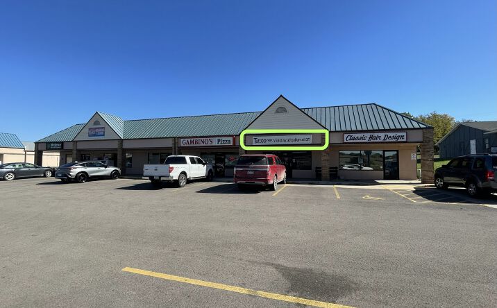 Pictures of Retail property located at 3615 NW 46th St, Topeka, KS, Topeka, KS 66618 for lease - image #1