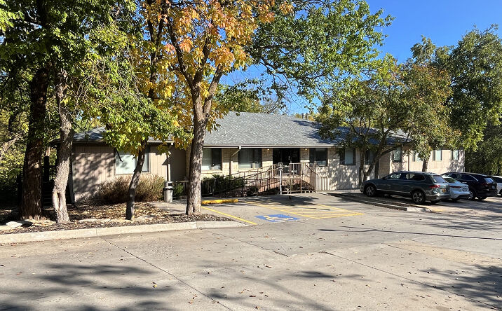 Pictures of Office property located at 3630 SW Burlingame Rd, Topeka, KS 66611 for lease - image #1