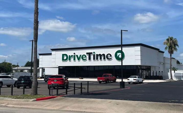 Pictures of Retail, Industrial property located at 9645 North Fwy, Houston, TX 77060 for lease - image #1