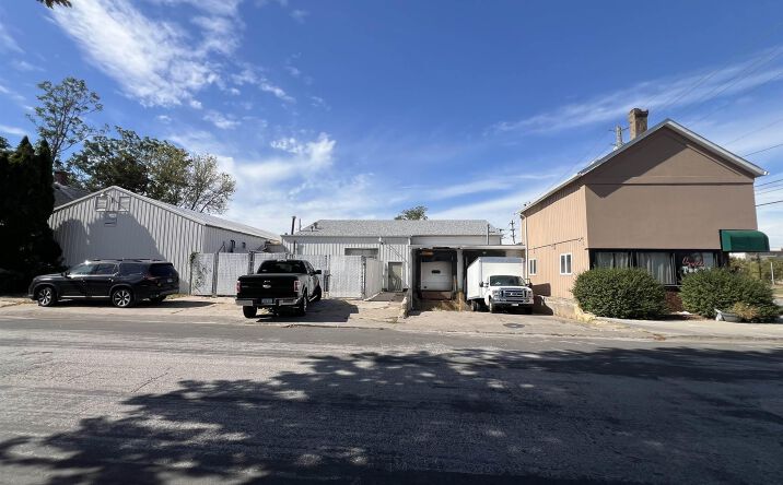 Pictures of Retail, Industrial property located at 500 46TH Street, Rock Island, IL 61201 for lease - image #1