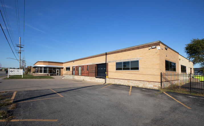 Pictures of Industrial property located at 3241 N 7th St Trfy, Kansas City, KS 66115 for lease - image #1