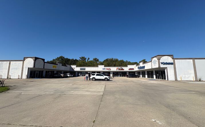Pictures of Retail, Office property located at 29437 S Frost Rd, Livingston, LA 70754 for lease - image #1