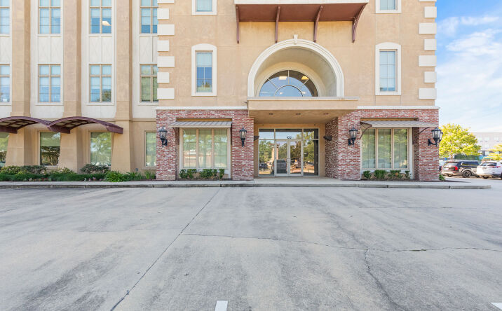Pictures of Office property located at 2000 Kaliste Saloom Rd, Lafayette, LA 70508 for lease - image #1