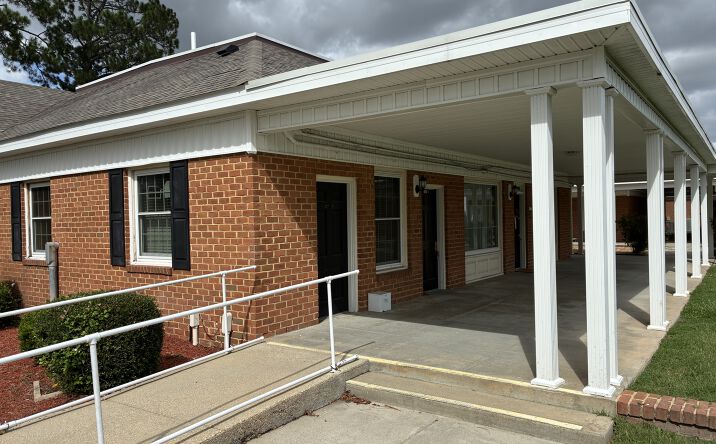 Pictures of Office property located at 1142 N Road St, Elizabeth City, NC 27909 for lease - image #1