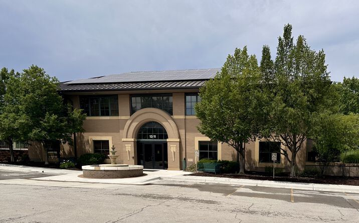 Pictures of Office property located at 1311 Wakarusa Dr, Lawrence, KS 66049 for lease - image #1