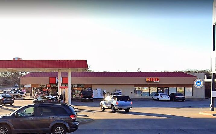 Pictures of Retail property located at 3703-3705 N Rockwell Ave, Bethany, OK 73008 for lease - image #1