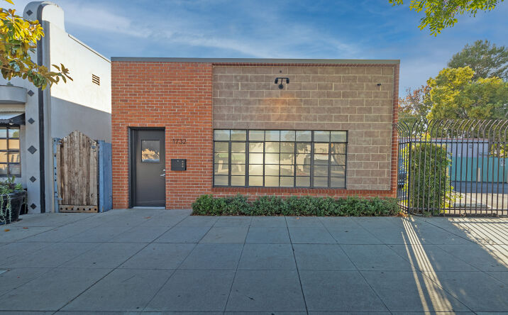 Pictures of Office, Special Purpose property located at 1732 Victory Blvd, Glendale, CA 91201 for lease - image #1