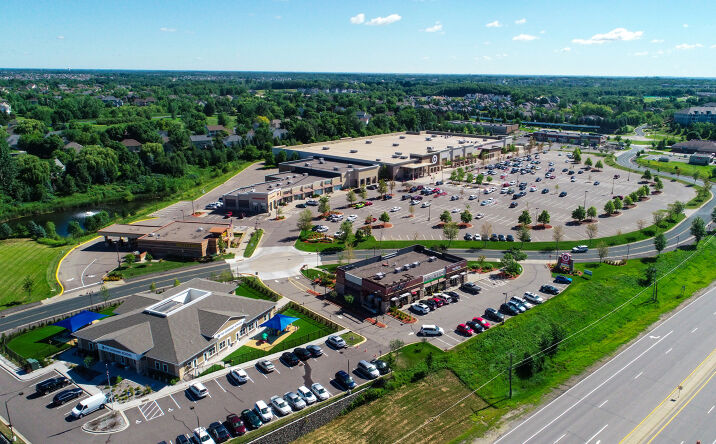Pictures of Retail property located at 302-318, 325 Clydesdale Trail, Medina, MN 55340 for lease - image #1