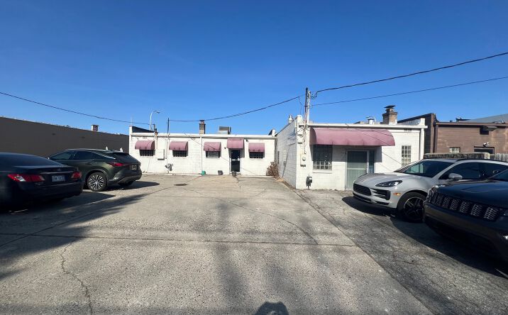 Pictures of Retail, Office property located at 22635 & 22643 S Chrysler Dr, Hazel Park, MI 48030 for lease - image #1
