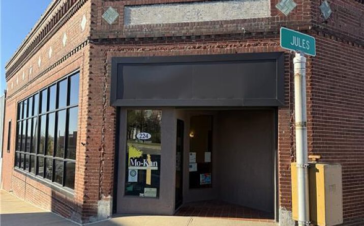Pictures of Office property located at 224 N 7th Street, St Joseph, MO 64501 for lease - image #1