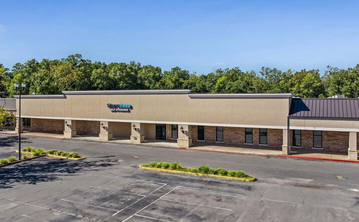 Pictures of Retail property located at 100 Ecor Rouge Ln, Fairhope, AL 36532 for lease - image #1