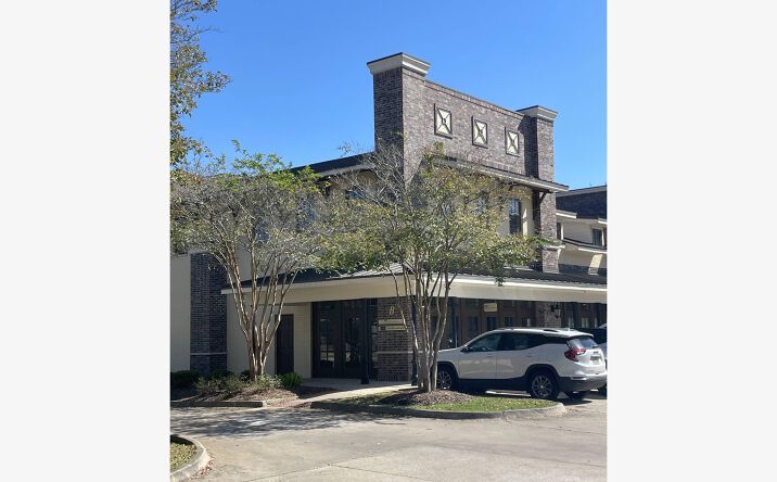 Pictures of Retail, Office property located at 5656 Nelson Rd, Lake Charles, LA 70605 for lease - image #1