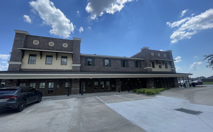 Pictures of Retail, Office property located at 5656 Nelson Rd, Lake Charles, LA 70605 for lease - image #1
