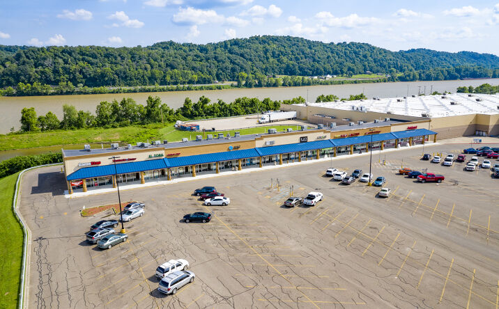 Pictures of Retail property located at 2145 Eastern Ave, Gallipolis, OH 45631 for lease - image #1