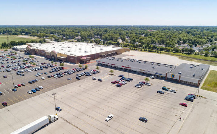 Pictures of Retail property located at 3043 Glendale Ave, Toledo, OH 43614 for lease - image #1