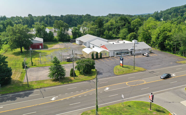 Pictures of Retail property located at 147 Meriden Rd, Middlefield, CT 06455 for lease - image #1