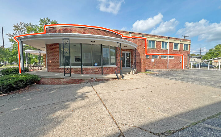 Pictures of Retail, Office property located at 334 W Main St, Decatur, IL 62522 for lease - image #1