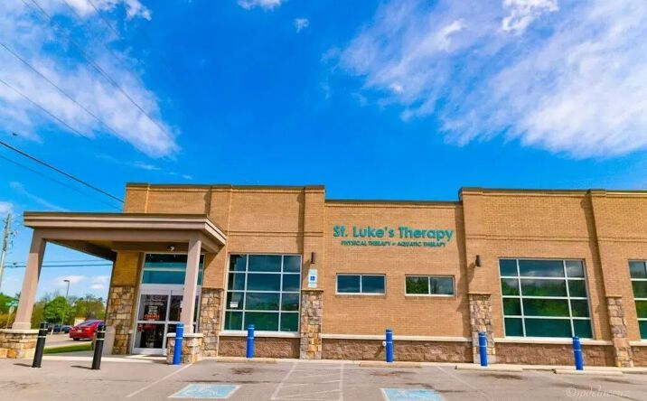 Pictures of Office property located at 1014 Middle Creek Rd, Sevierville, TN 37862 for lease - image #1