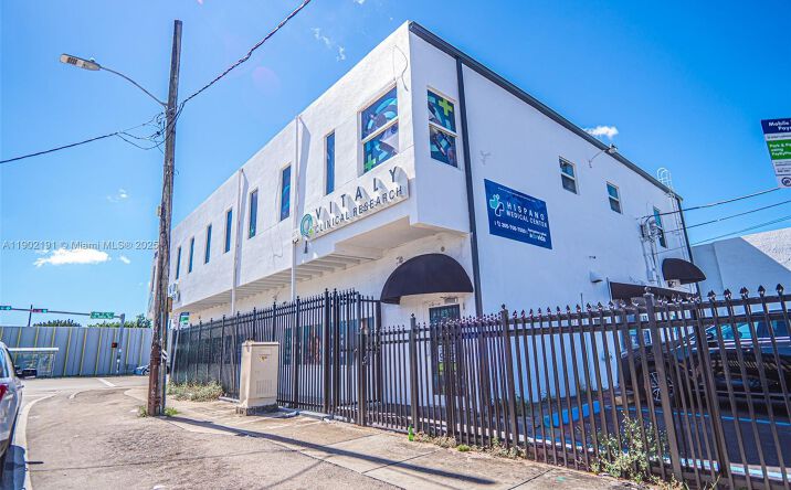 Pictures of Office property located at 3401 NW 7th St, Miami, FL 33125 for lease - image #1
