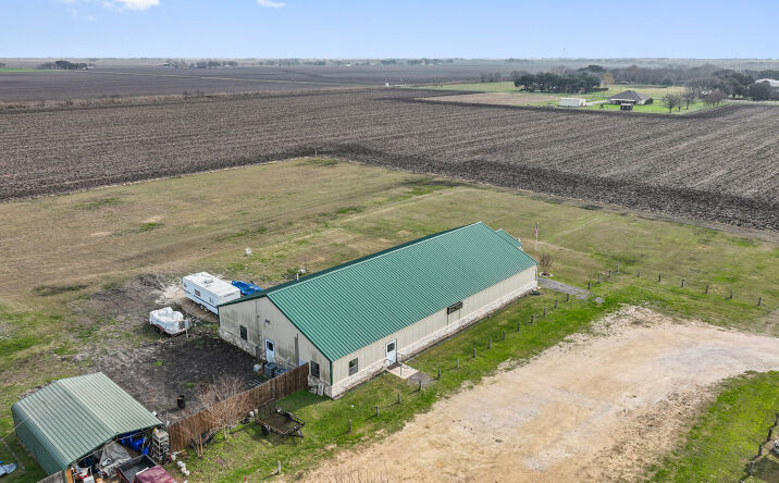 Pictures of Industrial, Retail, Office property located at 2225 State Hwy 95, Taylor, TX 76574 for lease - image #1