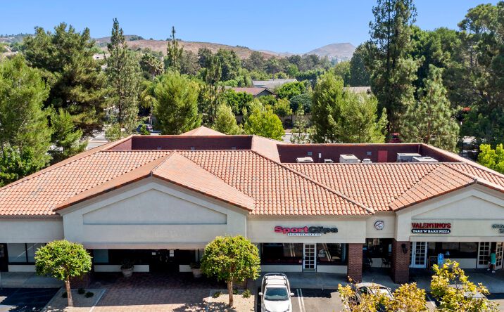 Pictures of Retail, Office property located at 2072 E Avenida De Los Arboles, Thousand Oaks, CA 91362 for lease - image #1