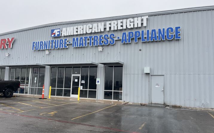 Pictures of Retail property located at 3315 Sherwood Way, San Angelo, TX 76901 for lease - image #1