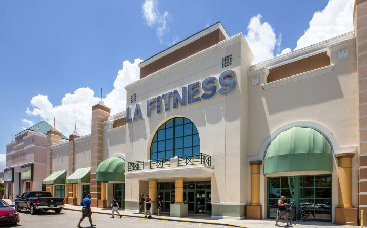 Pictures of Retail property located at 6415 N Andrews Ave, Fort Lauderdale, FL 33309 for lease - image #1