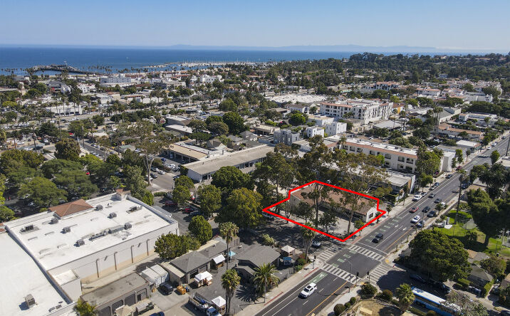 Pictures of Retail property located at 136 E Haley St, Santa Barbara, CA 93101 for lease - image #1