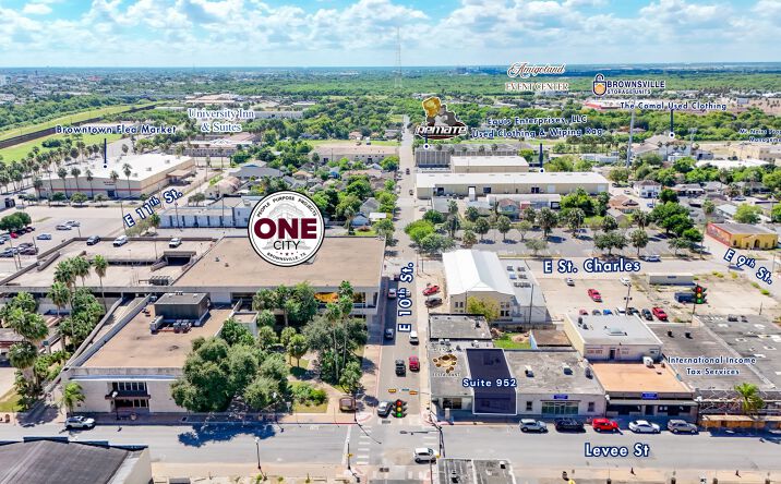 Pictures of Retail, Office, Restaurant property located at 952 E Levee St, Brownsville, TX 78520 for lease - image #1