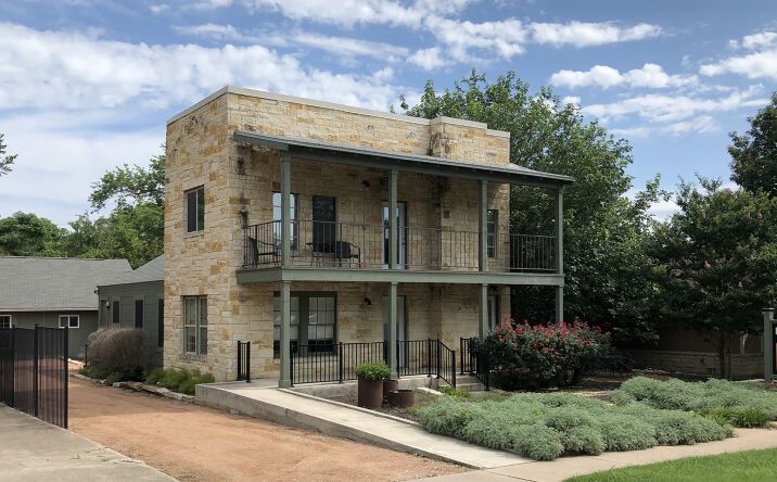 Pictures of Retail, Office property located at 304 E Main St, Round Rock, TX 78664 for lease - image #1