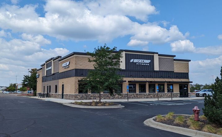 Pictures of Retail property located at 15662 Pilot Knob Rd, Apple Valley, MN 55124 for lease - image #1