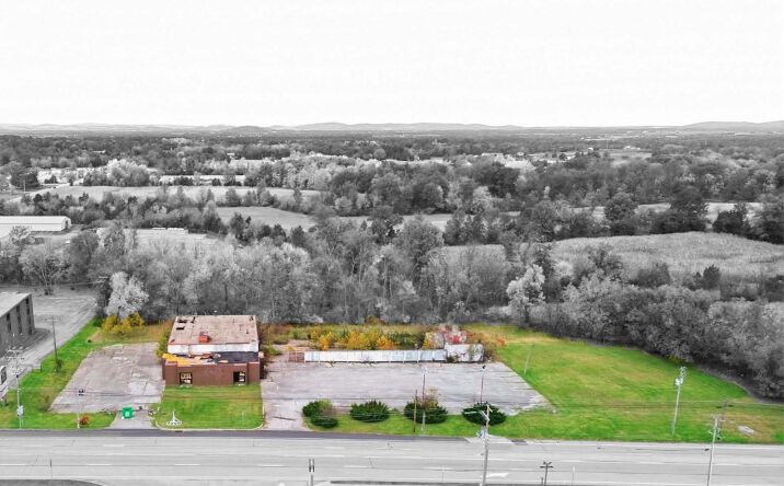 Pictures of Retail, Office property located at 6170 York Rd, New Oxford, PA 17350 for lease - image #1