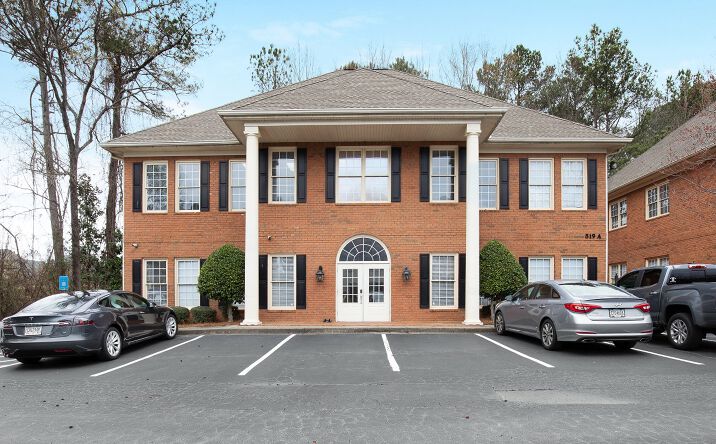 Pictures of Office property located at 519 Johnson Ferry Rd, Marietta, GA 30068 for lease - image #1