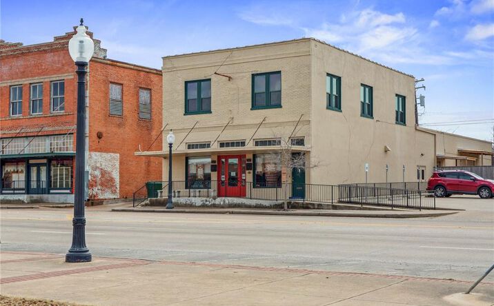 Pictures of Office property located at 211 W William Joel Bryan Pkwy, Bryan, TX 77803 for lease - image #1