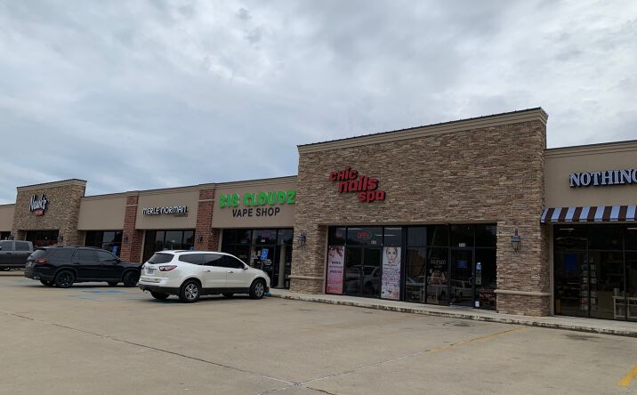 Pictures of Retail, Office, Special Purpose property located at 2501 Beene Blvd, Bossier City, LA 71111 for lease - image #1