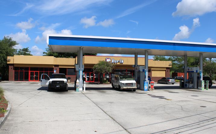 Pictures of Retail property located at 3126 Edgewood Ave N, Jacksonville, FL 32254 for lease - image #1
