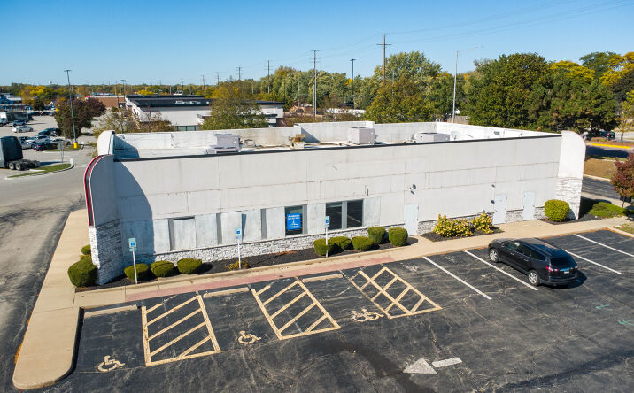 Pictures of Retail property located at 1501 W Algonquin Rd, Rolling Meadows, IL 60008 for lease - image #1