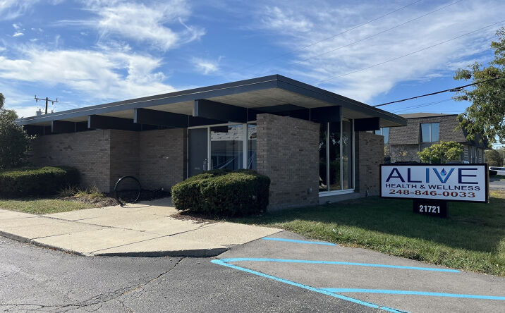 Pictures of Office property located at 21721 W Eleven Mile Rd, Southfield, MI 48034 for lease - image #1