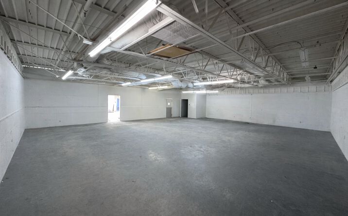 Pictures of Industrial property located at 3270 Bay Rd, Saginaw, MI 48603 for lease - image #1